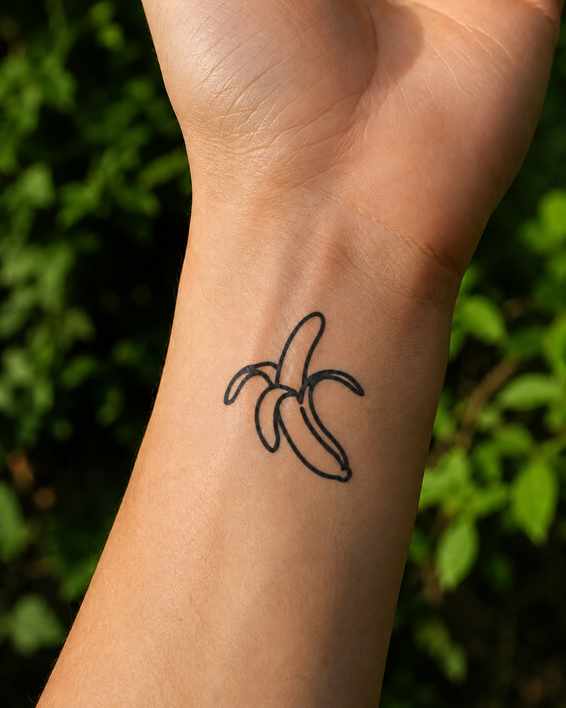 SafeTatt — Peel Me Banana · fotografie tetování na kůži