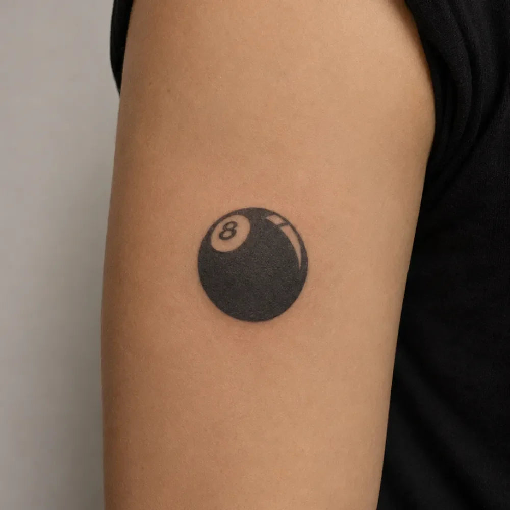 SafeTatt — Black Ball · fotografie tetování na kůži
