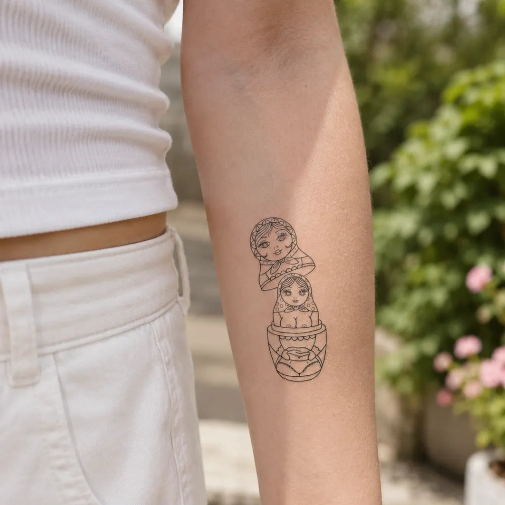 SafeTatt — Naughty Matryoshka · fotografie tetování na kůži